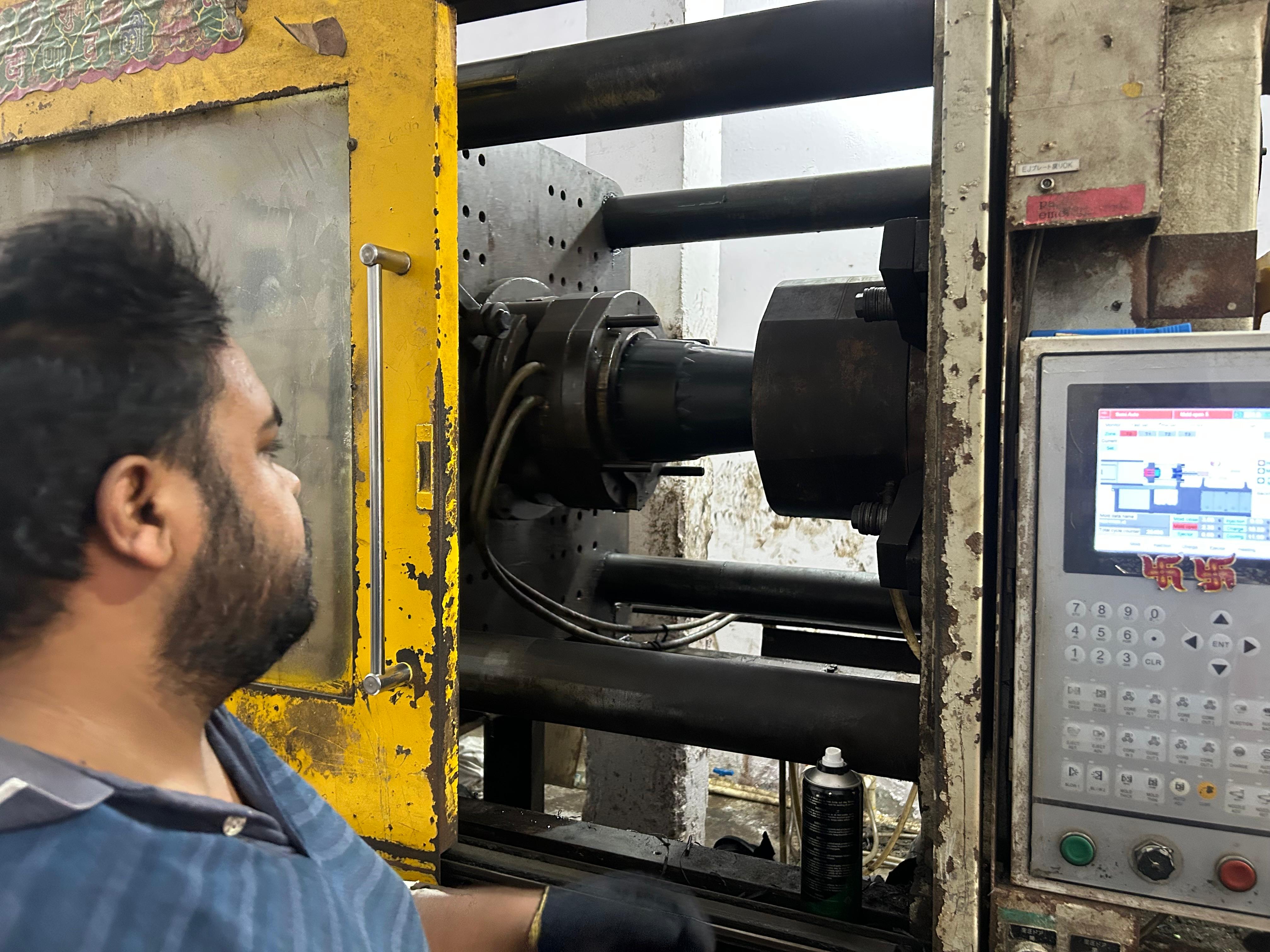 6 Inch Mini Mold Extraction Injection Machine